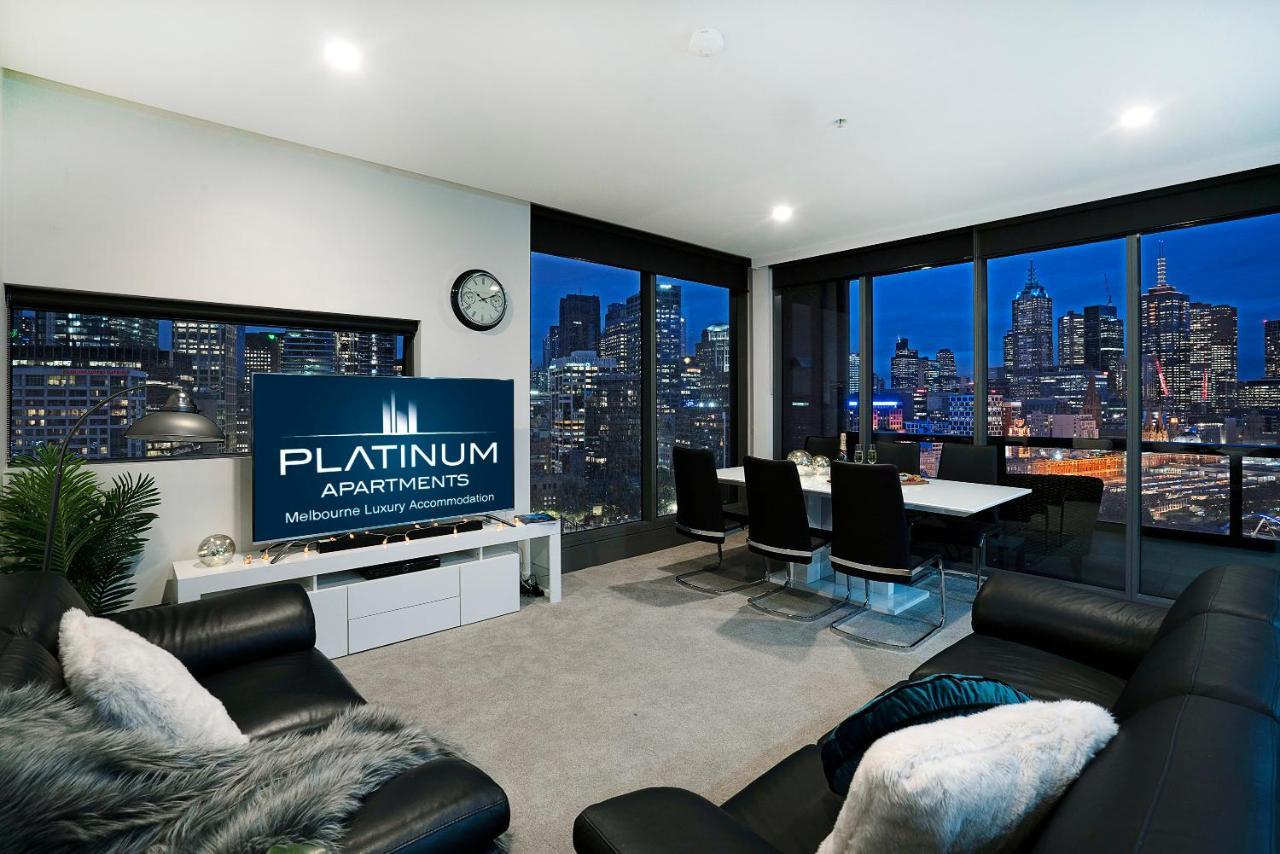 Luxury Three-Bedroom Apartment Balcony Waterfront,1007955064:JPEG